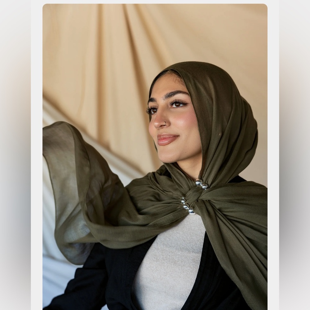 Vela scarves